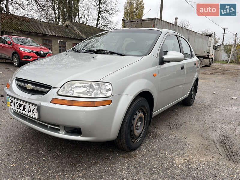 Седан Chevrolet Aveo 2005 в Подольске