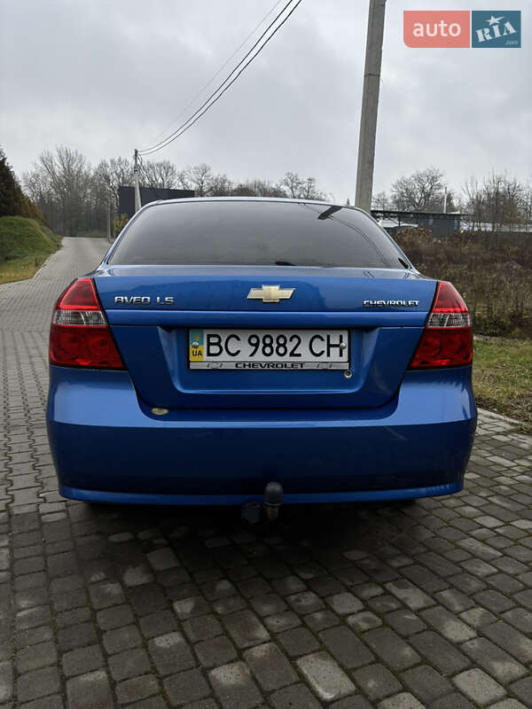 Седан Chevrolet Aveo 2010 в Львове