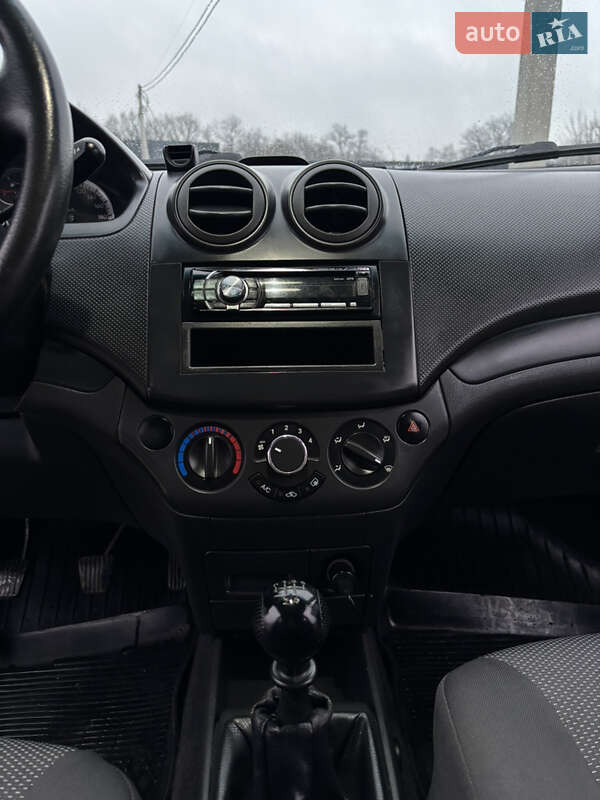 Седан Chevrolet Aveo 2010 в Львове