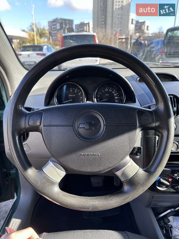 Хэтчбек Chevrolet Aveo 2005 в Днепре
