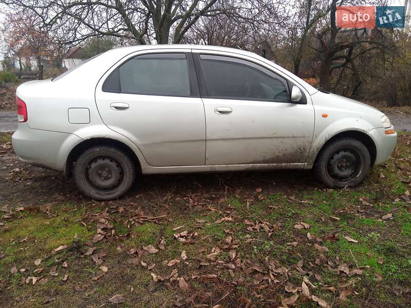 Седан Chevrolet Aveo 2004 в Лозовой