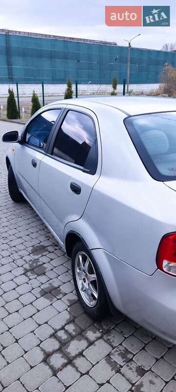 Седан Chevrolet Aveo 2005 в Надворной