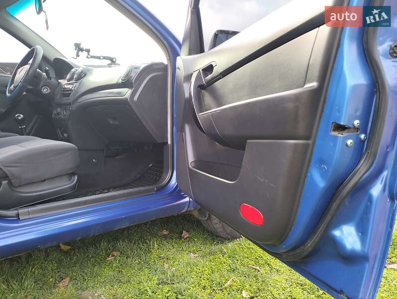 Седан Chevrolet Aveo 2007 в Николаеве