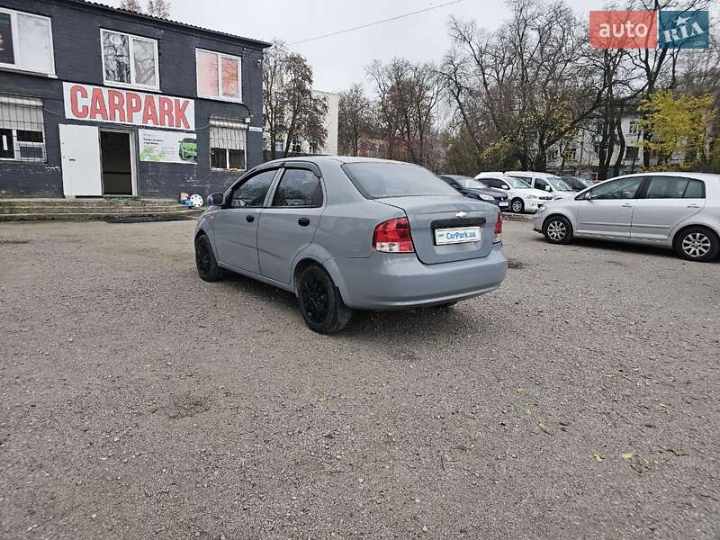 Седан Chevrolet Aveo 2004 в Каменском