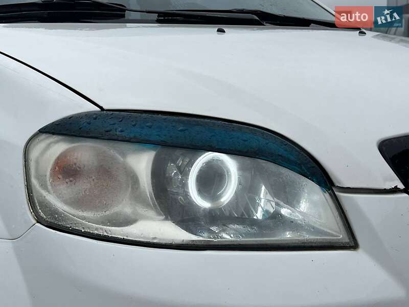 Седан Chevrolet Aveo 2006 в Львове