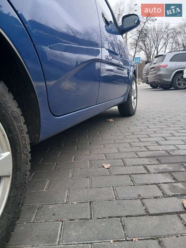 Хетчбек Chevrolet Aveo 2008 в Дніпрі