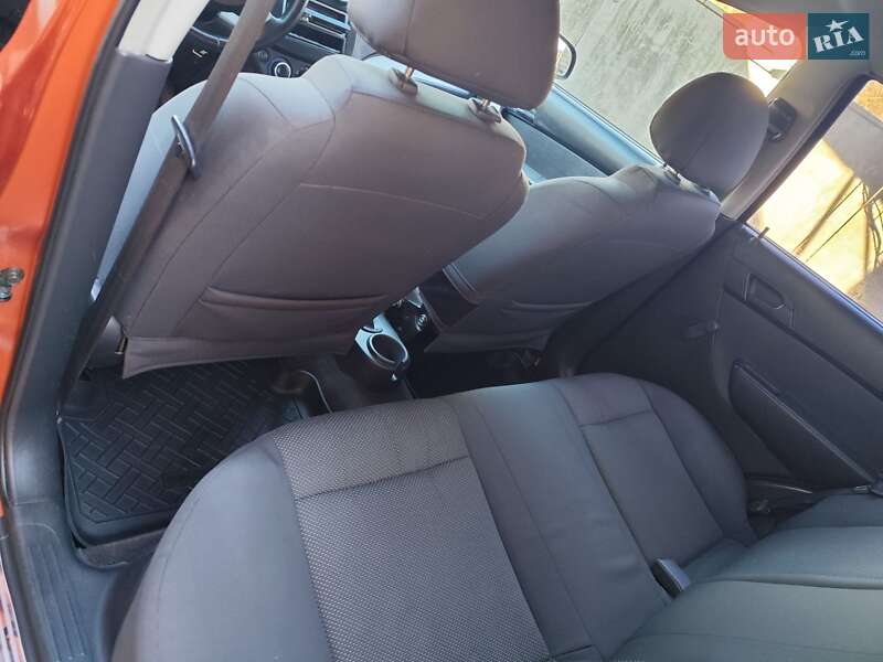 Седан Chevrolet Aveo 2006 в Бердичеві