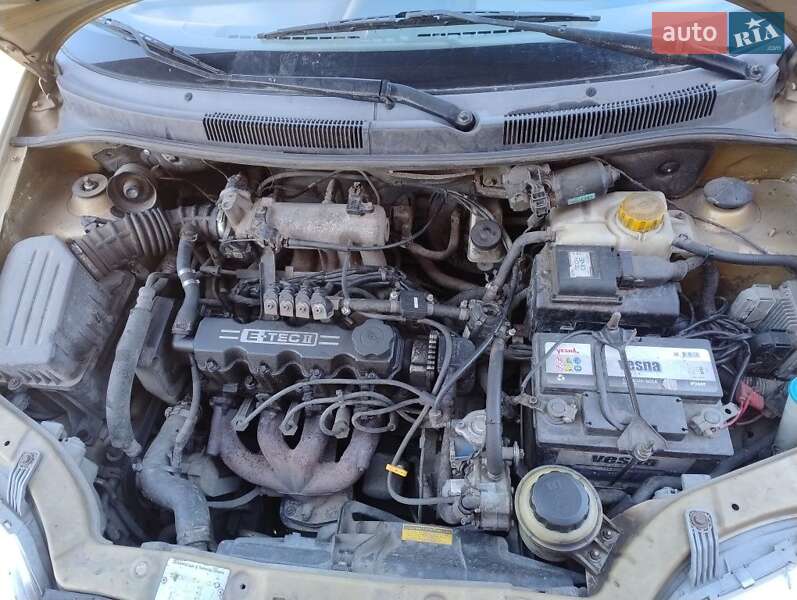 Седан Chevrolet Aveo 2004 в Львове