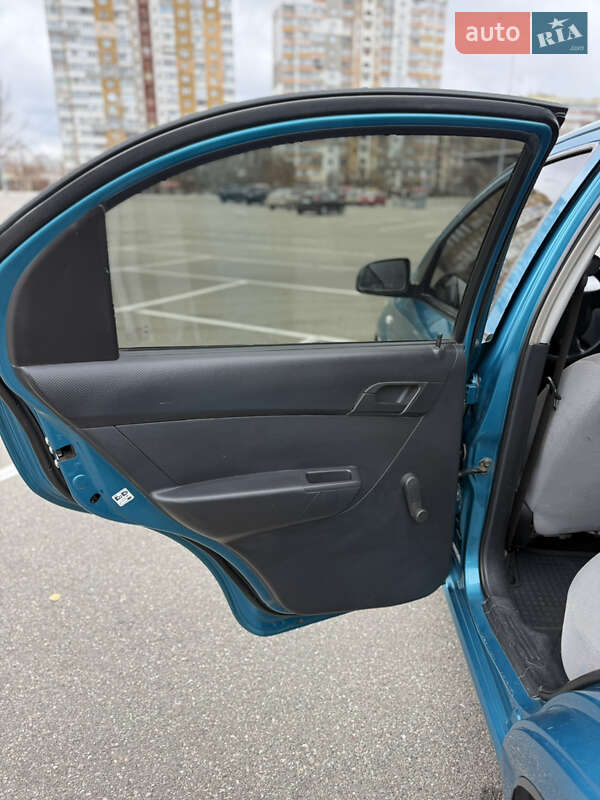 Седан Chevrolet Aveo 2009 в Киеве