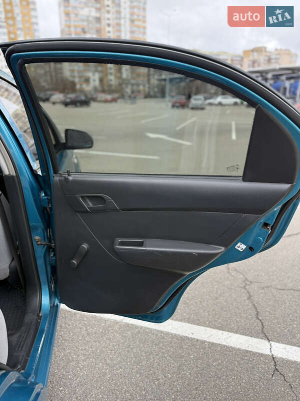 Седан Chevrolet Aveo 2009 в Киеве