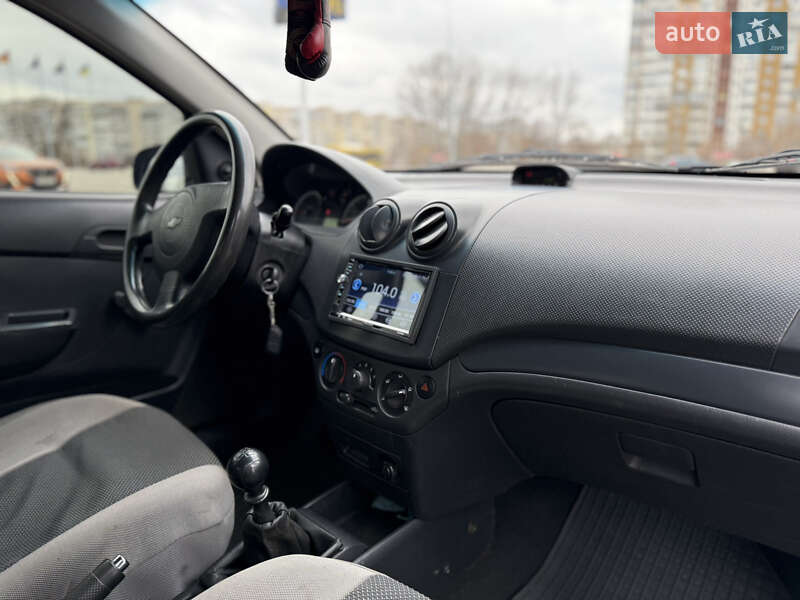 Седан Chevrolet Aveo 2009 в Киеве