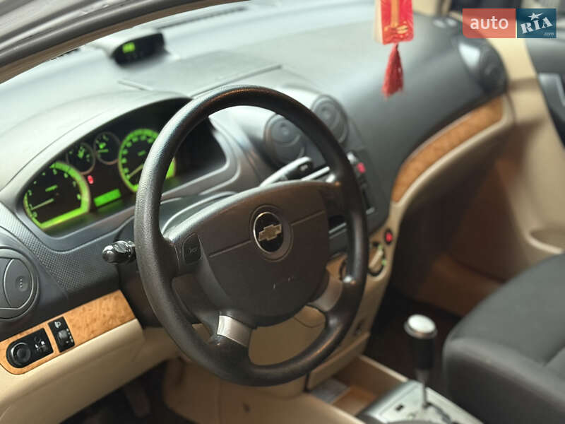 Седан Chevrolet Aveo 2008 в Днепре