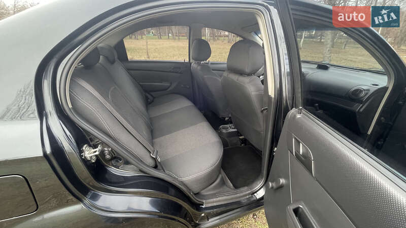 Седан Chevrolet Aveo 2010 в Черкассах