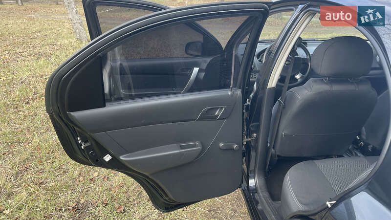Седан Chevrolet Aveo 2010 в Черкассах