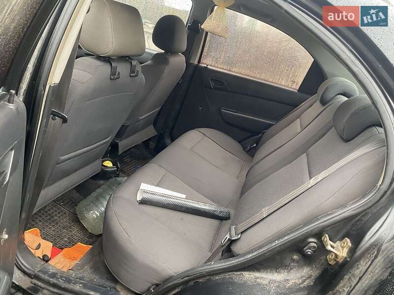 Седан Chevrolet Aveo 2006 в Лубнах