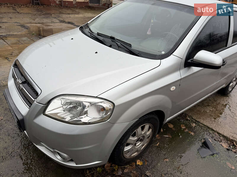 Седан Chevrolet Aveo 2011 в Пирятине