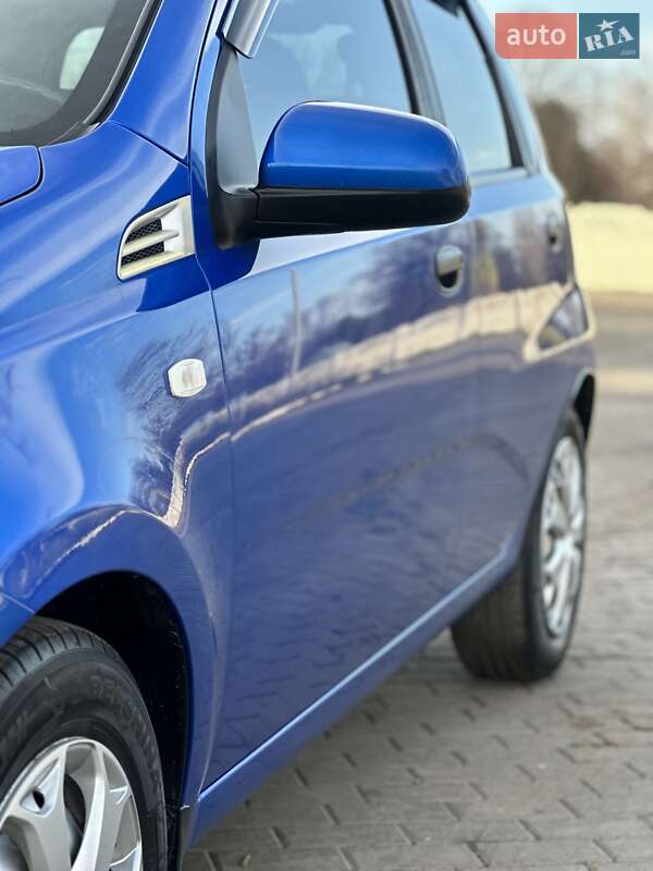 Хэтчбек Chevrolet Aveo 2011 в Павлограде