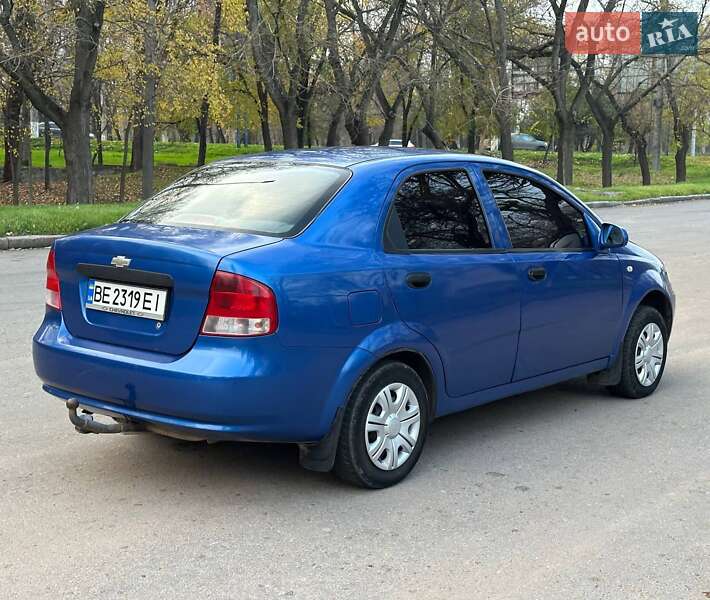 Седан Chevrolet Aveo 2004 в Николаеве