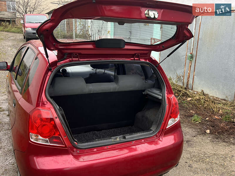 Хэтчбек Chevrolet Aveo 2005 в Кицмани