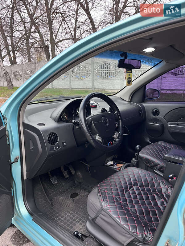 Седан Chevrolet Aveo 2006 в Днепре