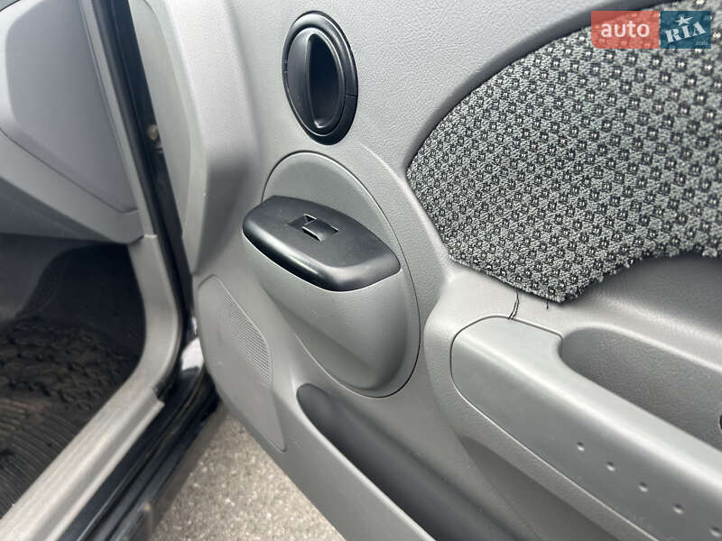 Седан Chevrolet Aveo 2005 в Киеве