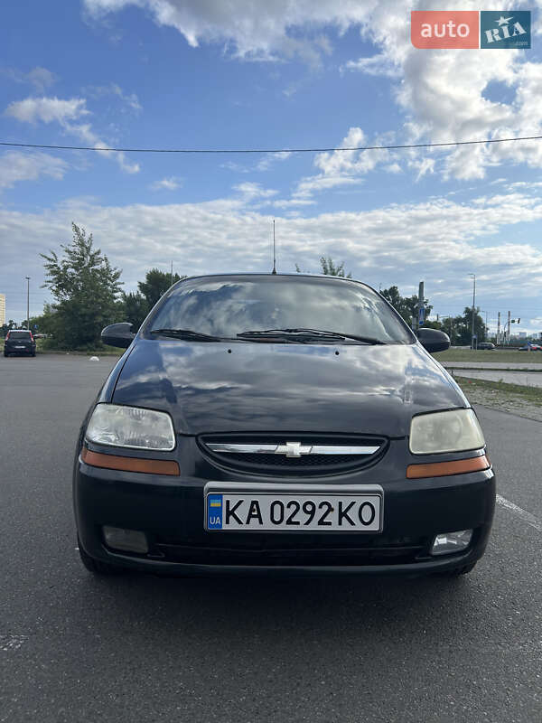 Седан Chevrolet Aveo 2005 в Киеве