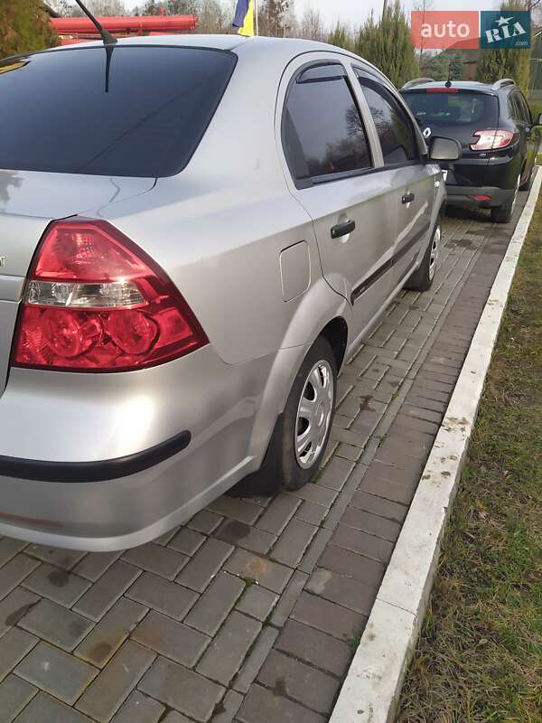 Седан Chevrolet Aveo 2006 в Мерефа