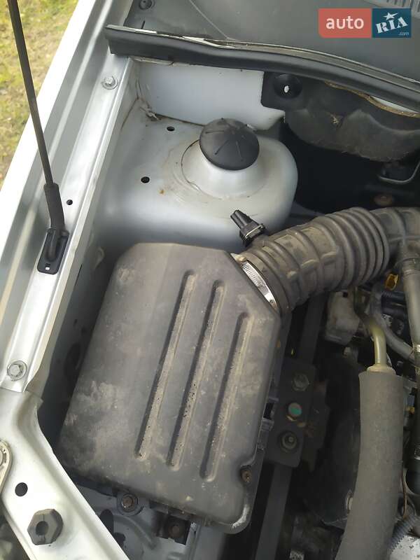 Седан Chevrolet Aveo 2006 в Мерефа