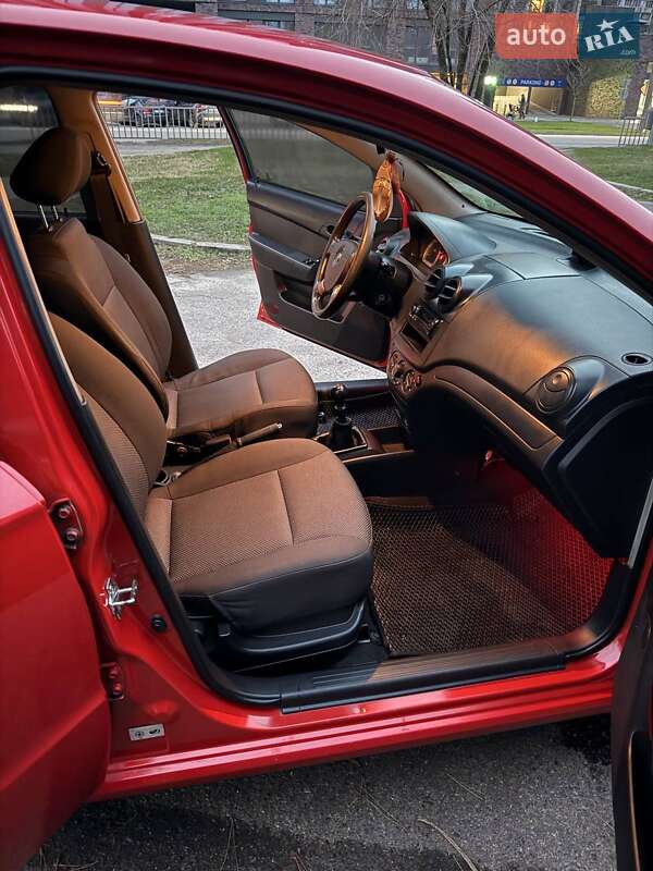 Седан Chevrolet Aveo 2008 в Днепре