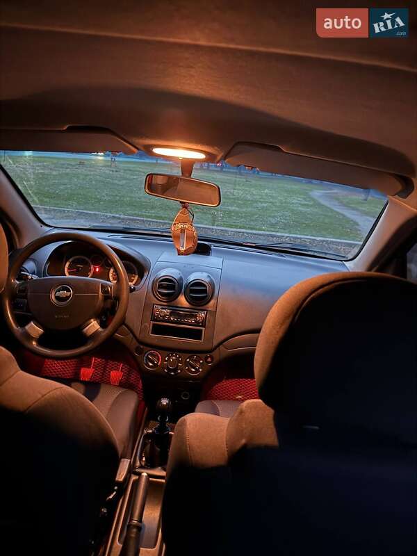 Седан Chevrolet Aveo 2008 в Днепре