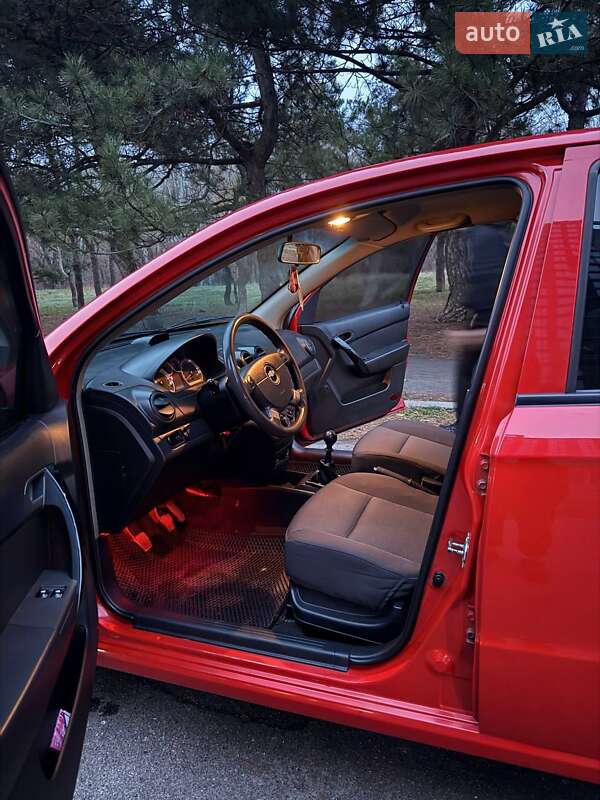 Седан Chevrolet Aveo 2008 в Днепре