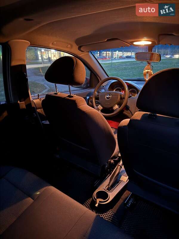 Седан Chevrolet Aveo 2008 в Днепре