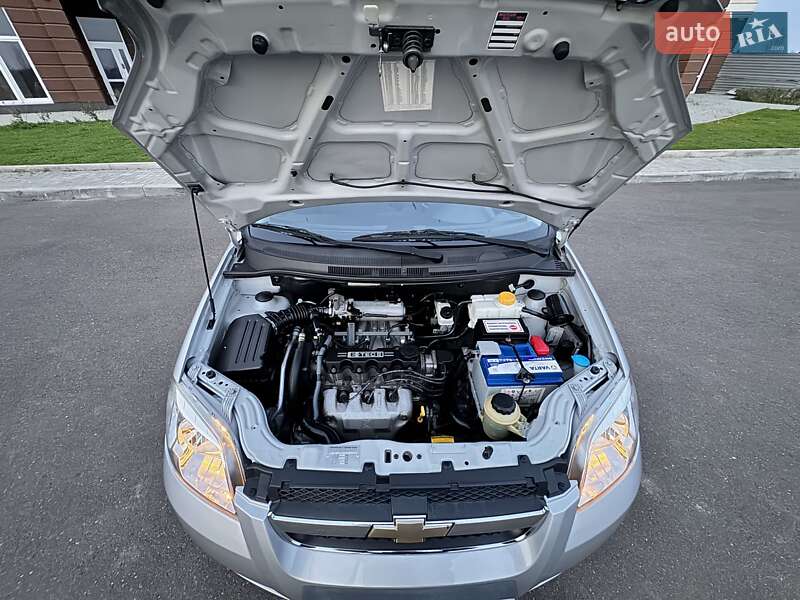 Седан Chevrolet Aveo 2006 в Николаеве