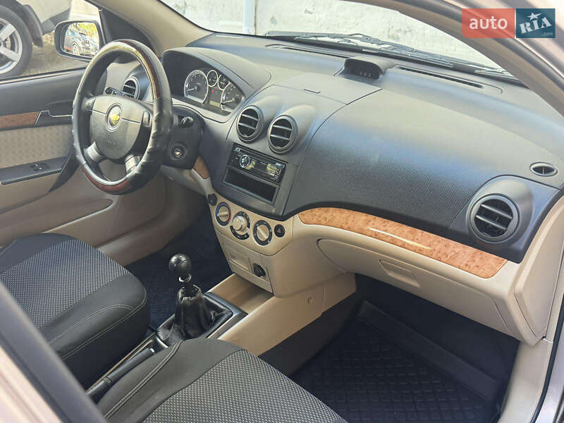 Седан Chevrolet Aveo 2008 в Киеве