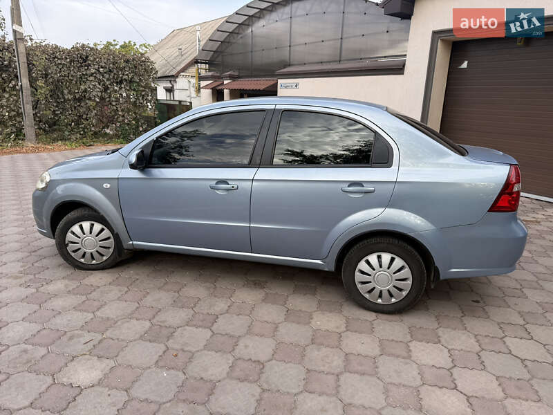 Седан Chevrolet Aveo 2007 в Днепре