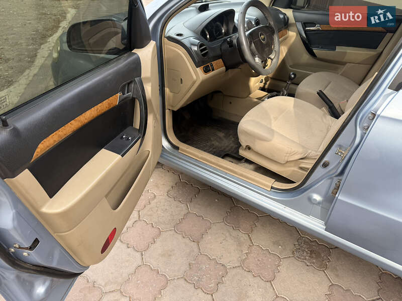 Седан Chevrolet Aveo 2007 в Днепре