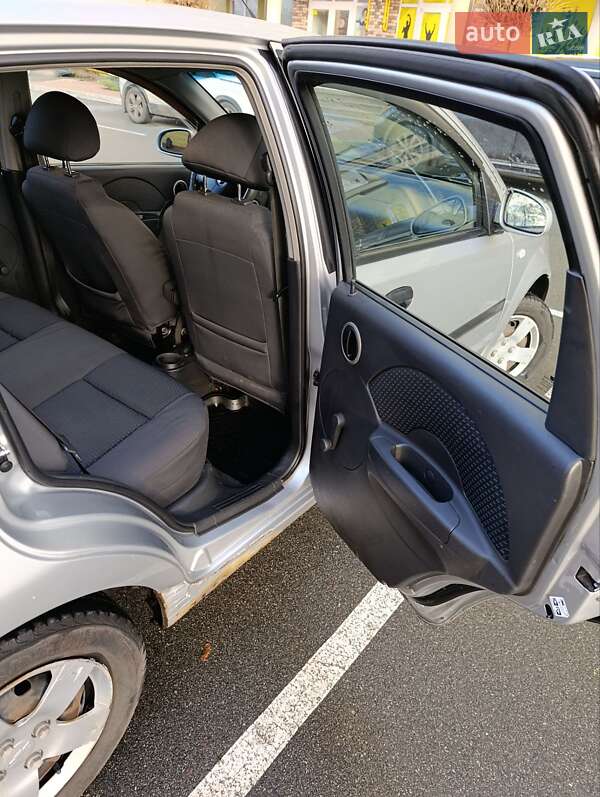 Хэтчбек Chevrolet Aveo 2008 в Киеве