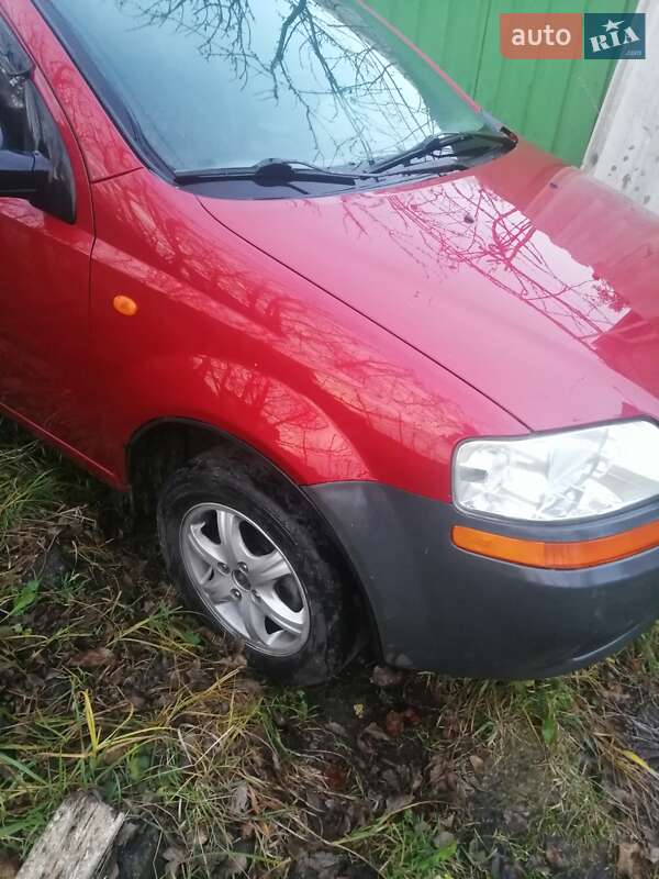 Седан Chevrolet Aveo 2004 в Полтаве