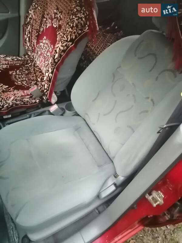 Седан Chevrolet Aveo 2004 в Полтаве