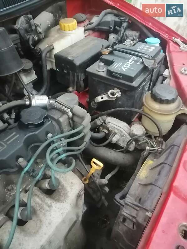 Седан Chevrolet Aveo 2004 в Полтаве