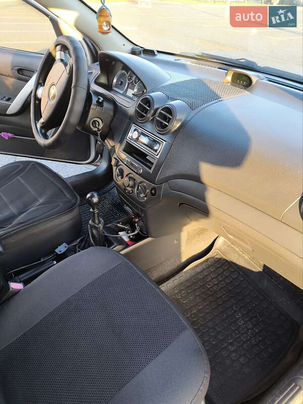 Седан Chevrolet Aveo 2006 в Броварах