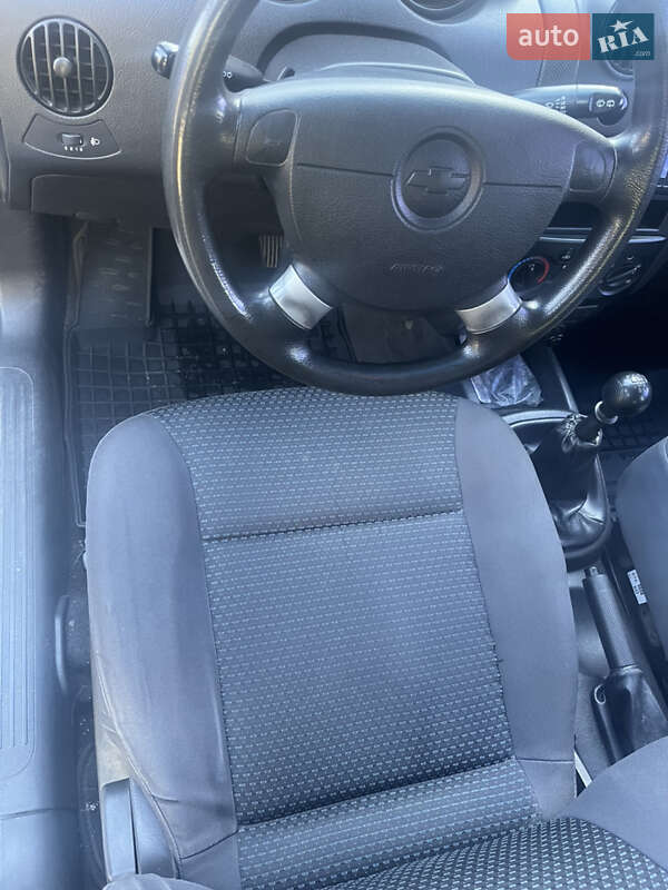 Хэтчбек Chevrolet Aveo 2006 в Макарове