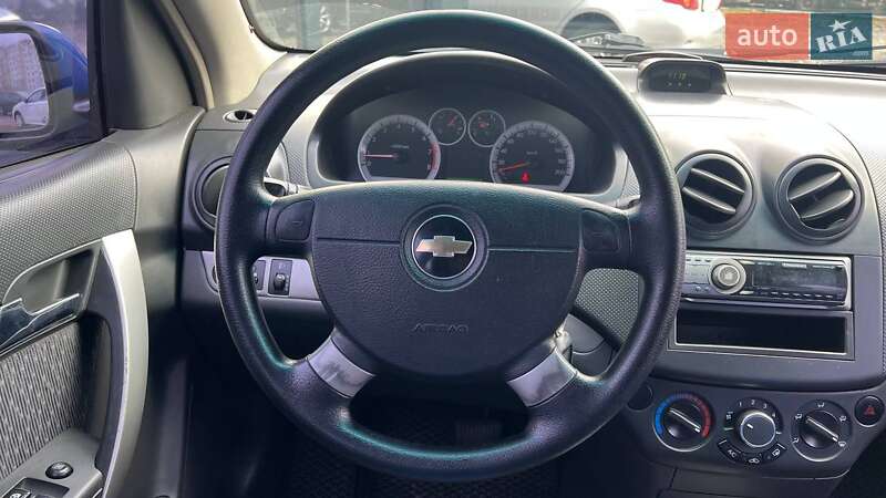 Седан Chevrolet Aveo 2006 в Києві