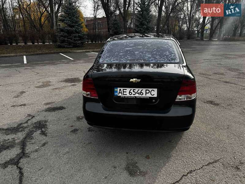 Седан Chevrolet Aveo 2005 в Днепре