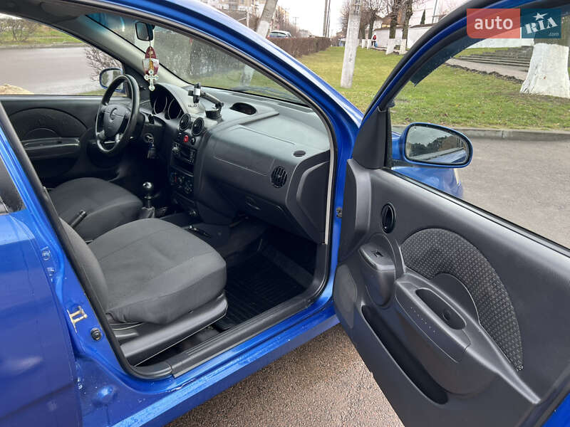 Седан Chevrolet Aveo 2005 в Ізяславі