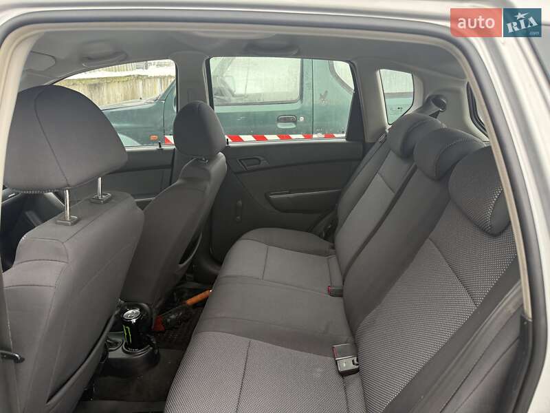 Хэтчбек Chevrolet Aveo 2010 в Львове фото 5 Хэтчбек Chevrolet Aveo 2010 в Львове