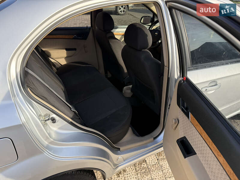 Седан Chevrolet Aveo 2008 в Николаеве