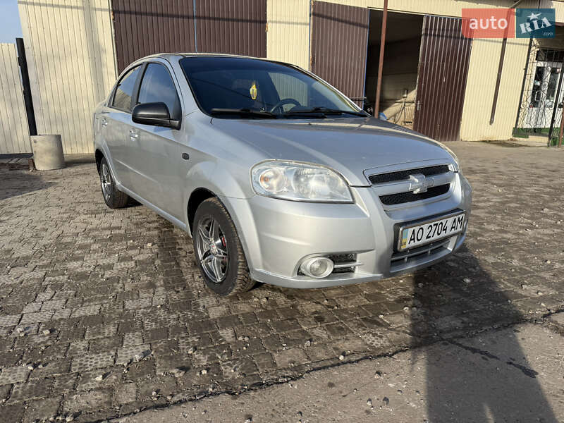 Седан Chevrolet Aveo 2008 в Николаеве
