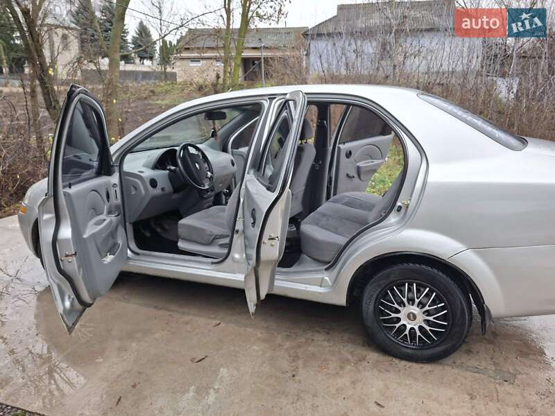 Седан Chevrolet Aveo 2004 в Мурафі