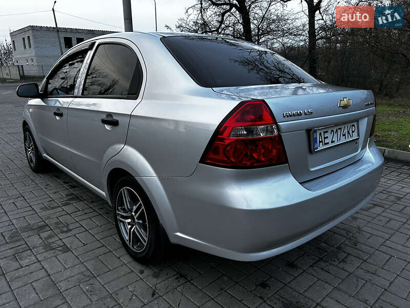 Седан Chevrolet Aveo 2011 в Новомосковську